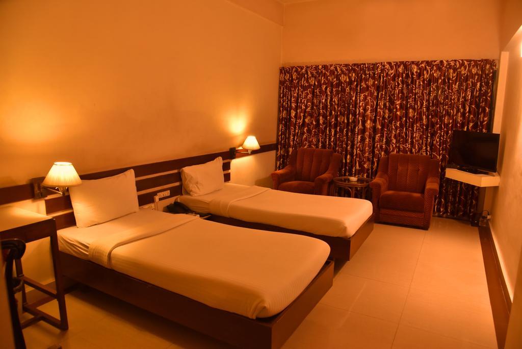 Hotel Poonja International Mangalore Exterior foto